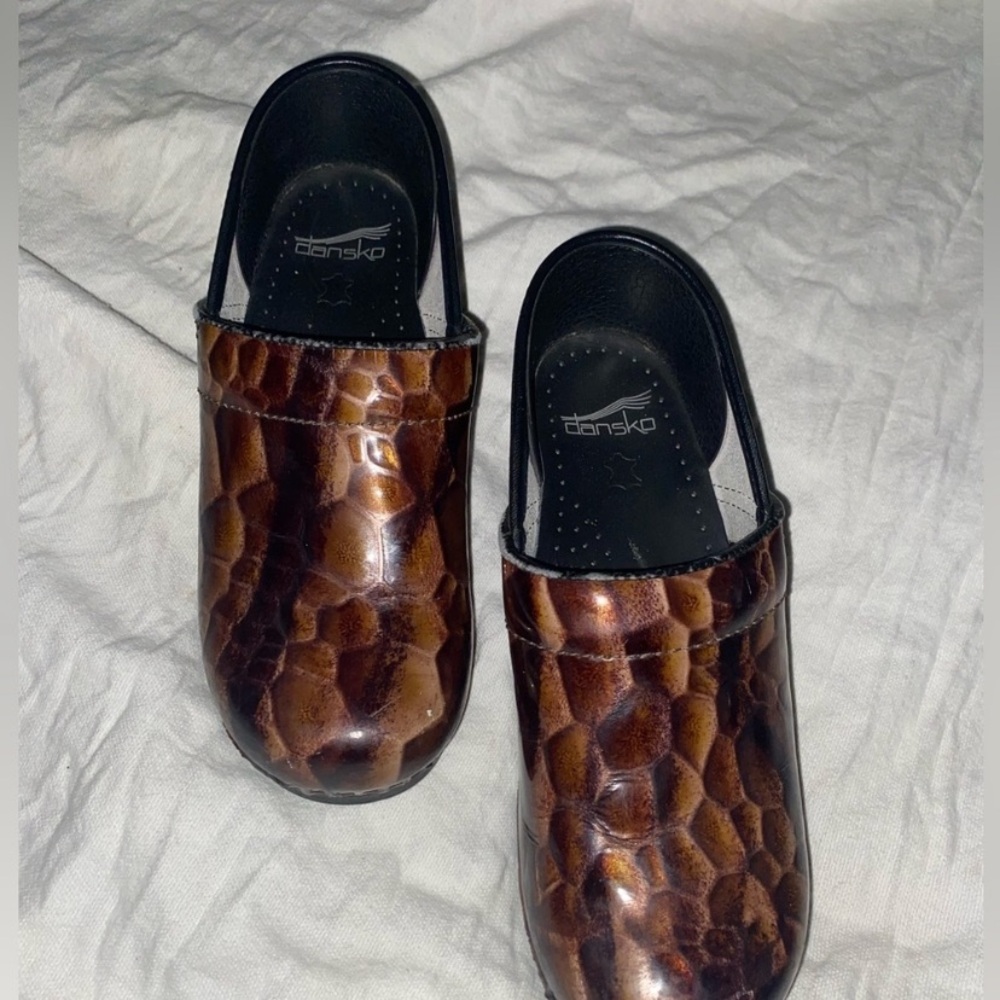 Dansko Textured Brown Leather Clogs women size 38